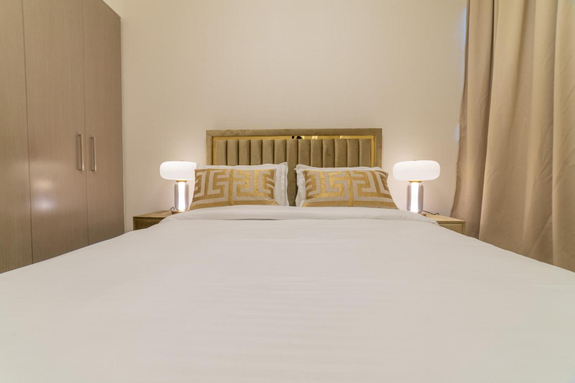First Class 2Br With Full Dubai Boulevard View Exterior photo